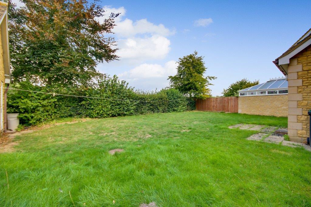 Woodnewton Northamptonshire Pridmore Close Graham John